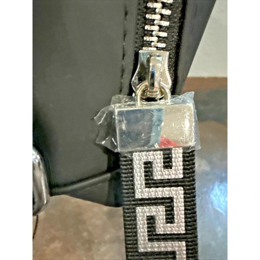 NWOT Versace Parfums Black Double Zip Toiletry Travel Bag Greek Key Strap